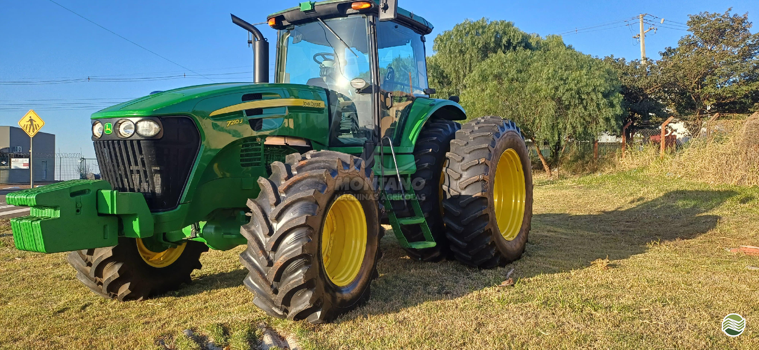JOHN DEERE 7210J de Montano Máquinas Agrícolas